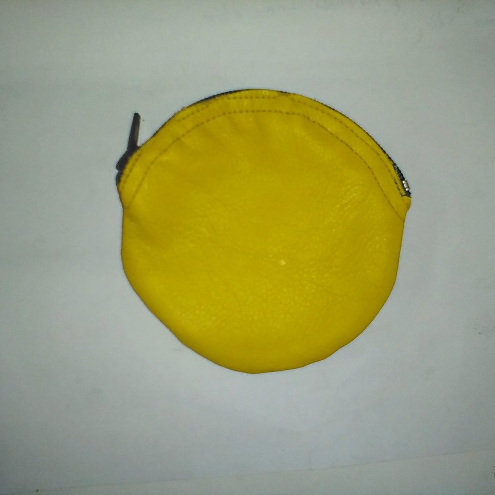 Yellow round coin purse with zipper real leather! Top quality